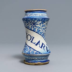 Een blauw-witte Antwerpse majolica albarello, 2e helft 16e eeuw — foto 4
