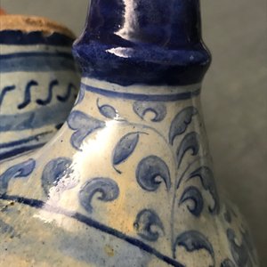 Een blauw-witte Antwerpse majolica siroopkan, gedateerd 1549 — foto 12