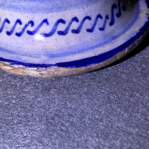 Een blauw-witte Antwerpse majolica siroopkan, gedateerd 1549 — foto 14