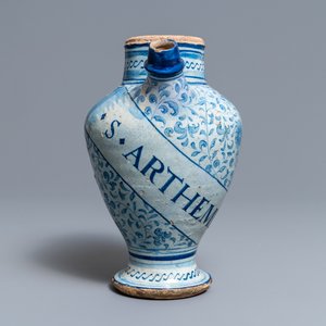 Een blauw-witte Antwerpse majolica siroopkan, gedateerd 1549 — foto 3