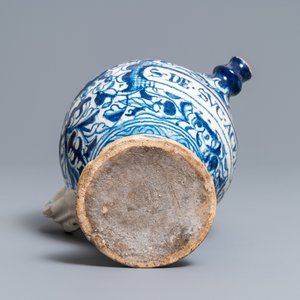 Een blauw-witte Antwerpse majolica siroopkan, gedateerd 1549 — foto 8
