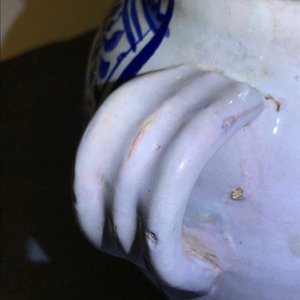 Een blauw-witte Antwerpse majolica siroopkan, gedateerd 1609 — foto 19