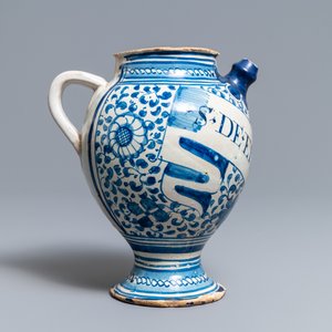 Een blauw-witte Antwerpse majolica siroopkan, gedateerd 1609 — foto 2