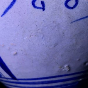 Een blauw-witte Antwerpse majolica siroopkan, gedateerd 1609 — foto 23
