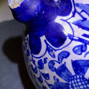 Een blauw-witte Antwerpse majolica siroopkan, gedateerd 1609 — foto 10