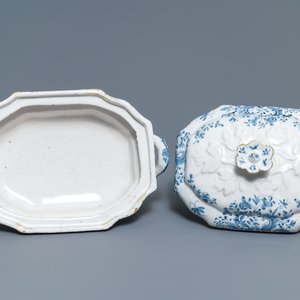 Een blauw-witte Brussels aardewerken dekselterrine, 18e eeuw — foto 6