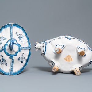 Een blauw-witte Brussels aardewerken rocaille dekselterrine, 18e eeuw — foto 6