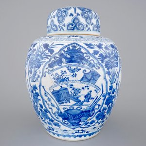 Een blauw-witte Chinees porseleinen gemberpot met deksel, Kangxi, ca. 1700 — foto 3