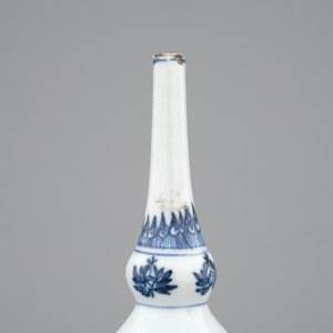 Een blauw-witte Chinees porseleinen watersprinkelaar, Kangxi ca. 1700 — foto 5