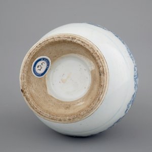 Een blauw-witte Chinees porseleinen watersprinkelaar, Kangxi ca. 1700 — foto 6