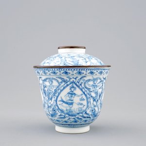 Een blauw-witte Chinese Bencharong kop met deksel voor de Thaise markt, 18/19e eeuw — foto 4