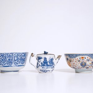 Een blauw-witte Chinese octagonale kom en theepot, met een Imari-stijl kom, 18/19e eeuw — foto 3