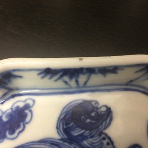 Een blauw-witte Chinese octagonale schotel met foo honden, 19e eeuw — foto 5