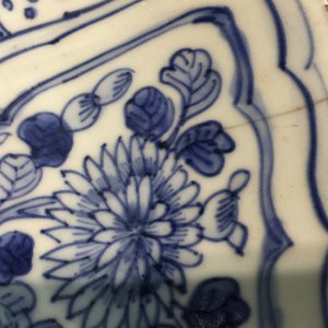 Een blauw-witte Chinese schotel met een Ki-Lin, Ming Dynastie, Wanli, 1573-1619 — foto 5