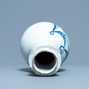 Een blauw-witte Delftse apothekersfles, 18e eeuw — foto 5