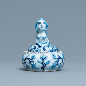 Een blauw-witte Delftse botervloot in de vorm van een zeemeermin, 18e eeuw — foto 3