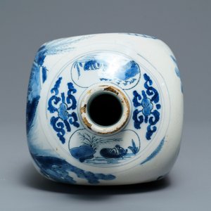 Een blauw-witte Delftse chinoiserie vaas en een schotel, eind 17e eeuw — foto 8