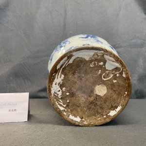 Een blauw-witte Delftse chinoiserie vaas met een olifant, eind 17e eeuw — foto 18
