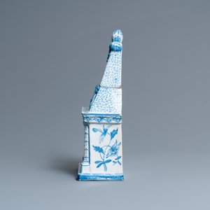 Een blauw-witte Delftse dekseldoos in de vorm van een haard, ca. 1800 — foto 5