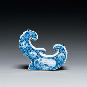 Een blauw-witte Delftse pijpenhouder in de vorm van een slee, 18e eeuw — foto 4