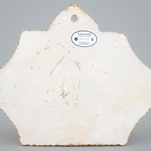 Een blauw-witte Delftse plaquette met naturalistische chinoiserie, 18e eeuw — foto 2