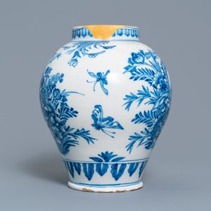 Een blauw-witte Delftse pot met chinoiserie decor, Londen of Frankfurt, eind 17e eeuw — foto 4