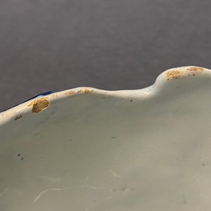 Een blauw-witte Delftse sauskom, 18e eeuw — foto 11