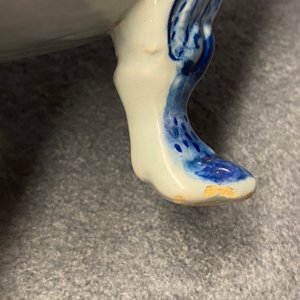 Een blauw-witte Delftse sauskom, 18e eeuw — foto 9