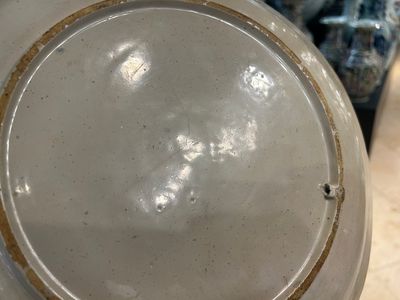 Een blauw-witte Delftse schotel met de ontvoering van Europa, 1e kwart 18e eeuw — foto 12