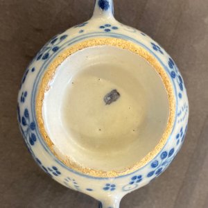 Een blauw-witte Delftse twee-orige beker, 18e eeuw — foto 13