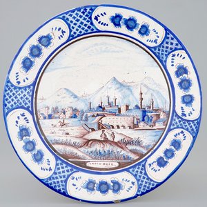 Een blauw-witte en mangane schotel met landschap, Harlingen, Friesland, 19e eeuw — foto 1