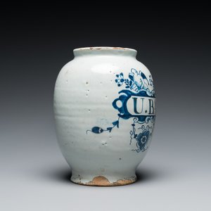 Een blauw-witte Engelse Delftware apothekerspot, wellicht Londen, 18e eeuw — foto 3