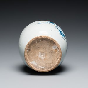 Een blauw-witte Engelse Delftware apothekerspot, wellicht Londen, 18e eeuw — foto 6