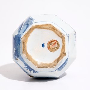 Een blauw-witte flesvormige chinoiserie vaas in Delftse stijl, Frankfurt of Nevers, 17e eeuw — foto 5