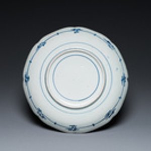 Een blauw-witte Japanse Arita schotel, Edo, 18e eeuw — foto 2