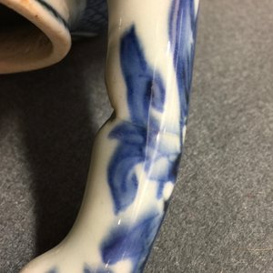 Een blauw-witte kraak porseleinen wijnpot met deksel, Wanli, 1573-1619 — foto 11