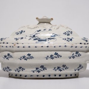 Een blauw-witte “La Haie Fleurie” terrine met deksel in Brussels aardewerk, 18e eeuw — foto 4