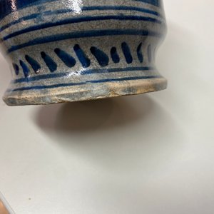 Een blauw-witte majolica albarello, Noordelijke Nederlanden, vroeg 17e eeuw — foto 10