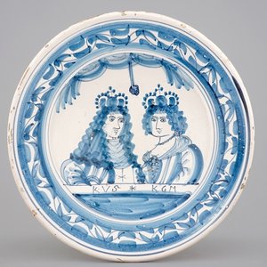 Een blauw-witte majolica schotel met portret van William en Mary, 17e eeuw — foto 1