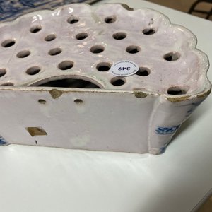 Een blauw-witte pique-fleurs, Moustiers, Frankrijk, 18e eeuw — foto 12