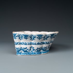 Een blauw-witte pique-fleurs, Moustiers, Frankrijk, 18e eeuw — foto 6
