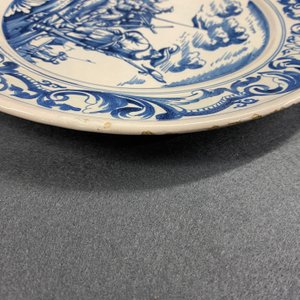 Een blauw-witte schotel met soldaten te kamp, Makkum, Friesland, gedat. 1764 — foto 9