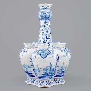 Een blauw-witte tulpenvaas in Delftse stijl, Frankrijk, 19e eeuw — foto 5