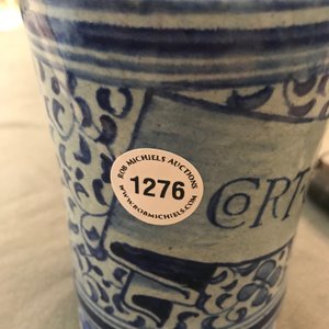 Een blauwwitte Antwerpse majolica albarello met decor 'alla porcelana', 2e helft 16e eeuw — foto 7