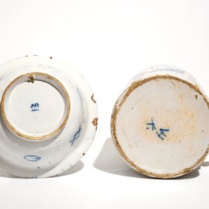 Een blauwwitte Delftse chinoiserie kom en een polychrome kroes, Braunschweig, 1e helft 18e eeuw — foto 7