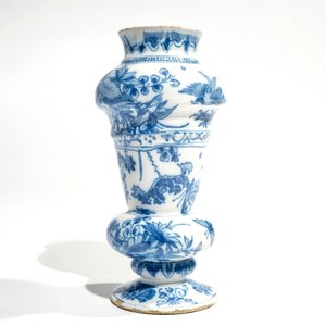 Een blauwwitte Delftse chinoiserie vaas, 2e helft 17e eeuw — foto 3
