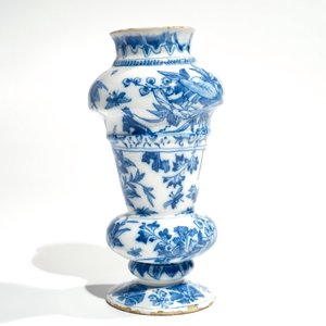Een blauwwitte Delftse chinoiserie vaas, 2e helft 17e eeuw — foto 4