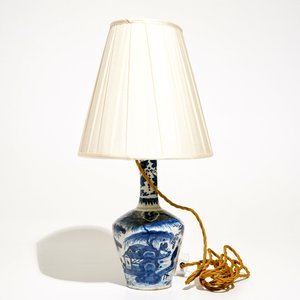 Een blauwwitte Delftse chinoiserie vaas als lamp gemonteerd, 18e eeuw — foto 4