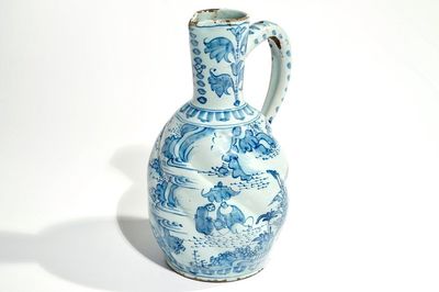 Een blauwwitte Delftse getorsadeerde kan met chinoiserie decor, 2e helft 17e eeuw