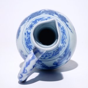 Een blauwwitte Delftse kan met chinoiseriedecor, 17e eeuw — foto 7